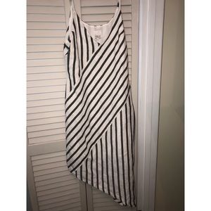 SUPER CUTE ASYMMETRICAL DRESS